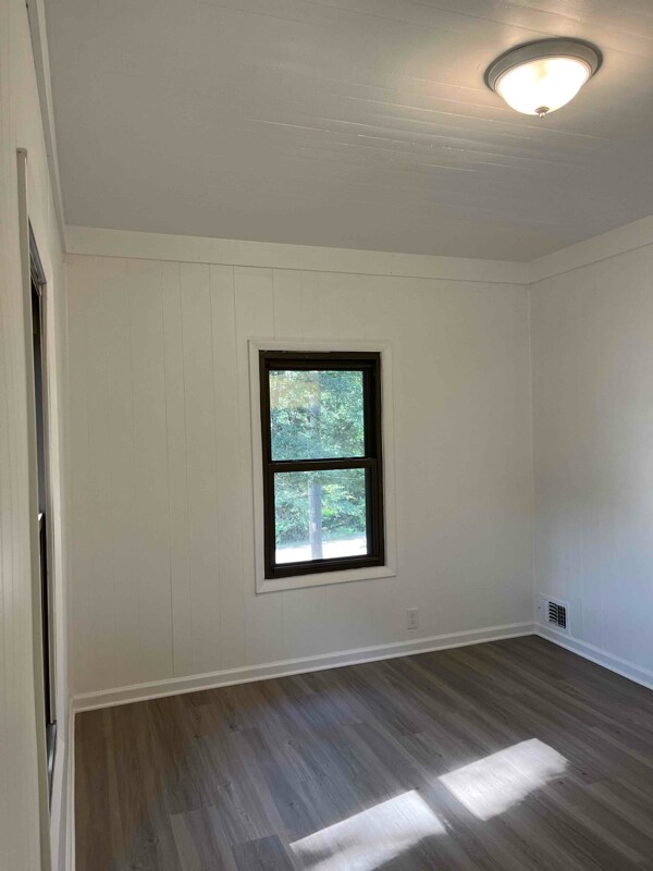 Building Photo - 5210 E Central Dr