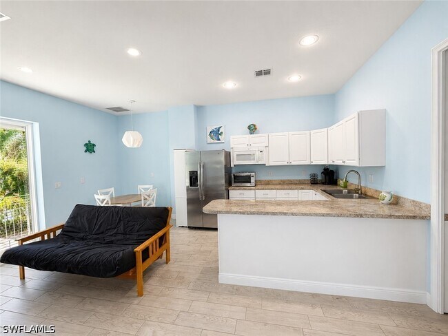 Building Photo - 10919 Parnu St
