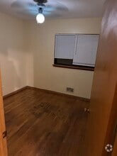 Building Photo - 161 N Broadleigh Rd