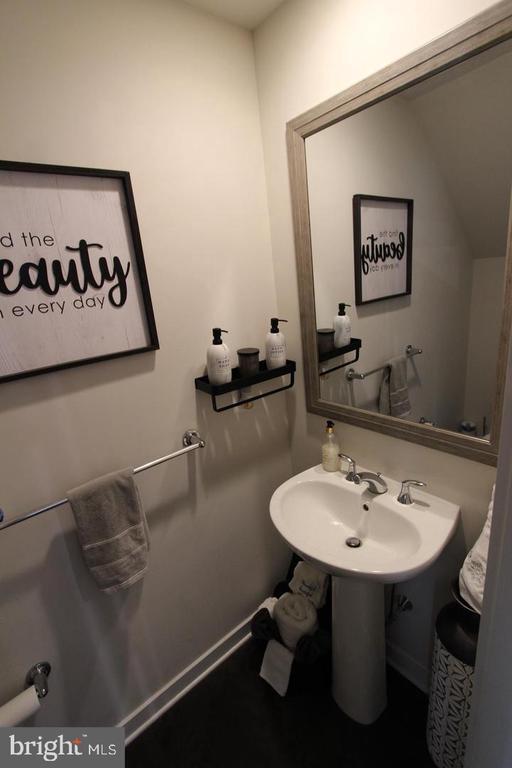 Foto del edificio - 43197 Mongold Square