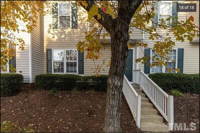 Building Photo - 2128 Walnut Bluffs Ln
