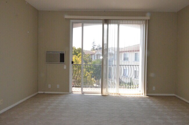 Building Photo - Luxury Condo in Monte Vista in Prime Union...