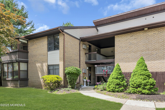 Building Photo - 30 Meadow Green Cir