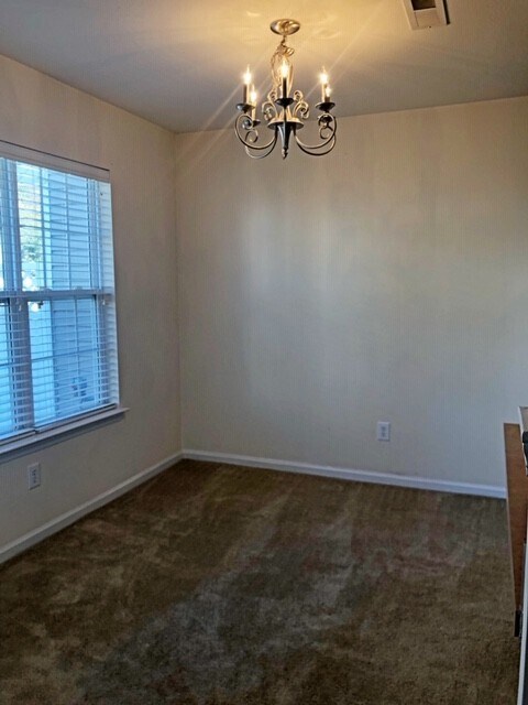 Building Photo - Adorable 2 bedroom 2.5 bath Townhome for r...