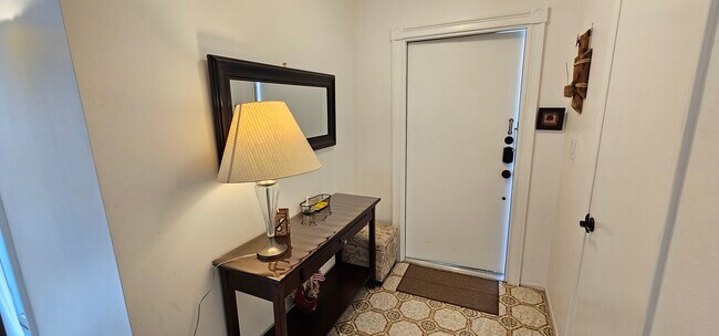 Foto del edificio - 2206 NE 7th St