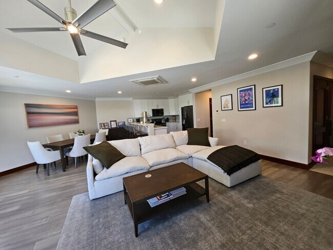 Foto del edificio - Turn-key Fully Furnished in Paradise Ridge...