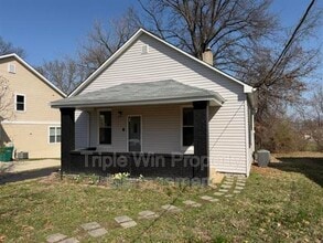 Building Photo - 123 W Thornton Ave