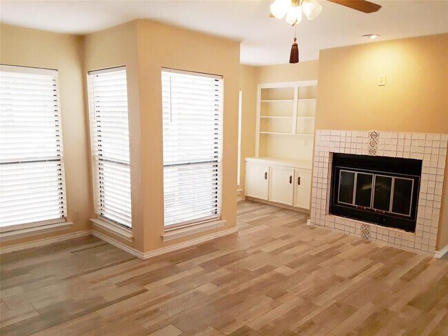 Building Photo - 3022 Harbor Dr