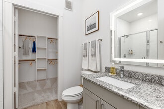 1BR, 1BA- 672SF - Bathroom - THE LINKS ON PGA PARKWAY