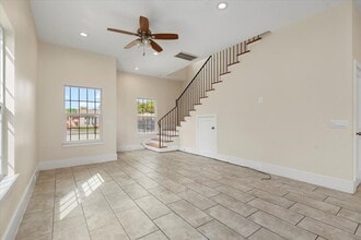 Building Photo - 2002 Lynnfield St