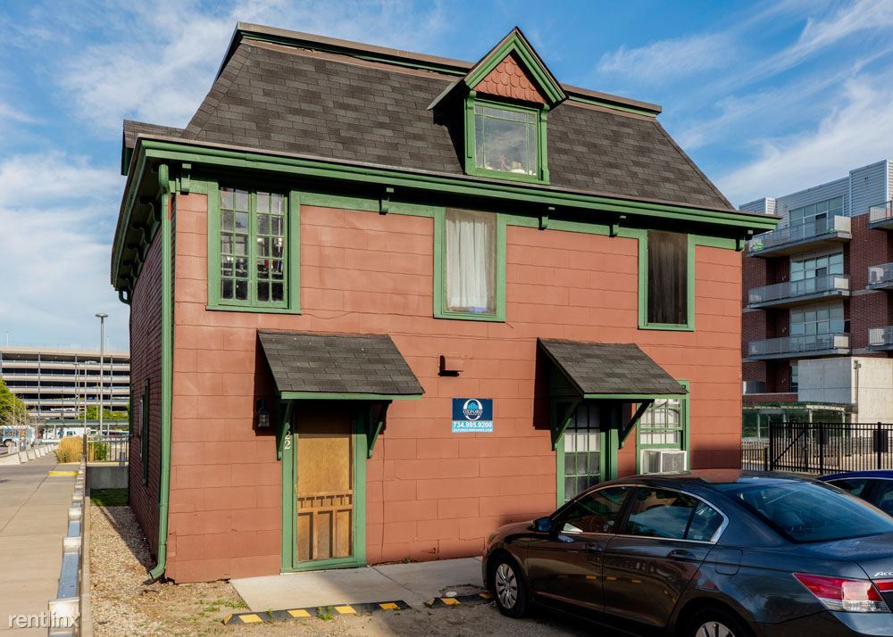 Building Photo - 1 br, 1 bath House - 322 S Division St #1