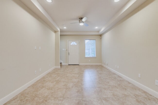 Building Photo - 430 Pecore St