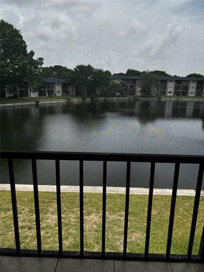 Building Photo - 7901 Colony Cir S