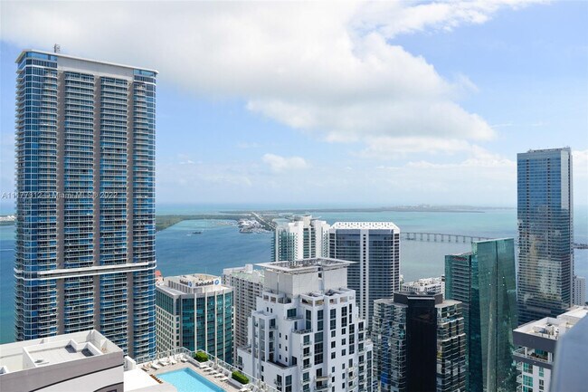 Building Photo - 1000 Brickell Plz