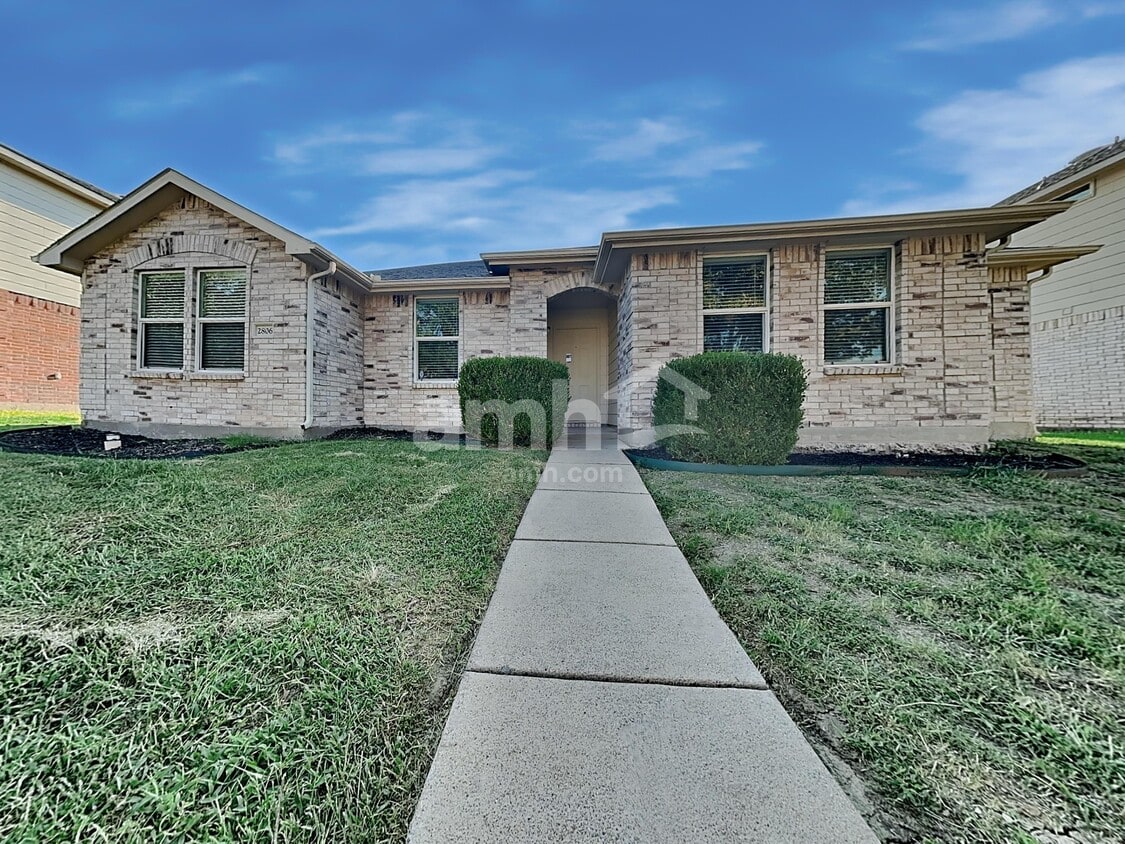 Primary Photo - 2806 Lake Terrace Dr