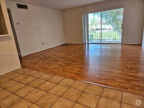 Building Photo - 10373 N Kendall Dr