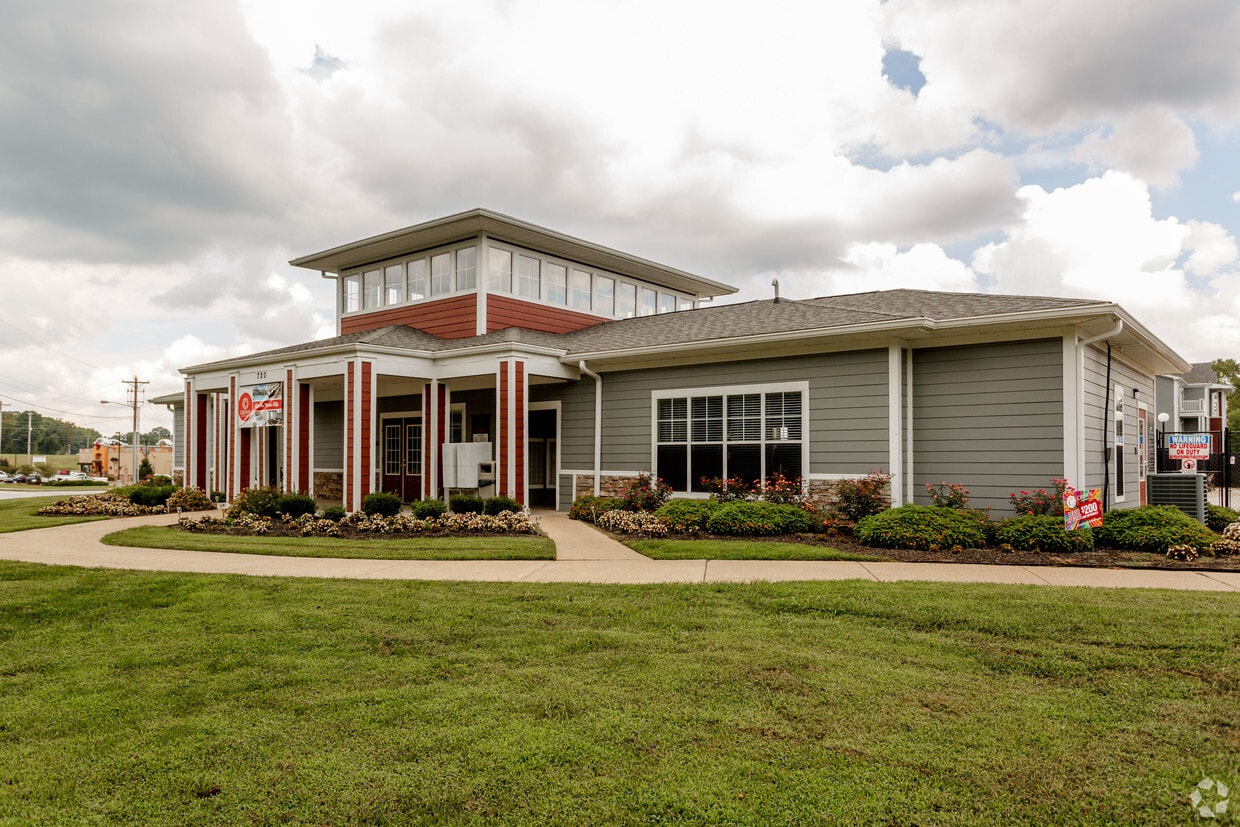 Primary Photo - The Crown