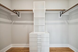 Building Photo - 1003 E 28th St