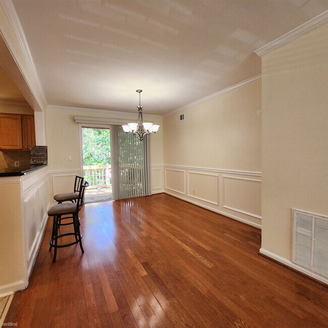 Foto del edificio - 2 br, 2 bath Condo - 2825 Northeast Expy N...