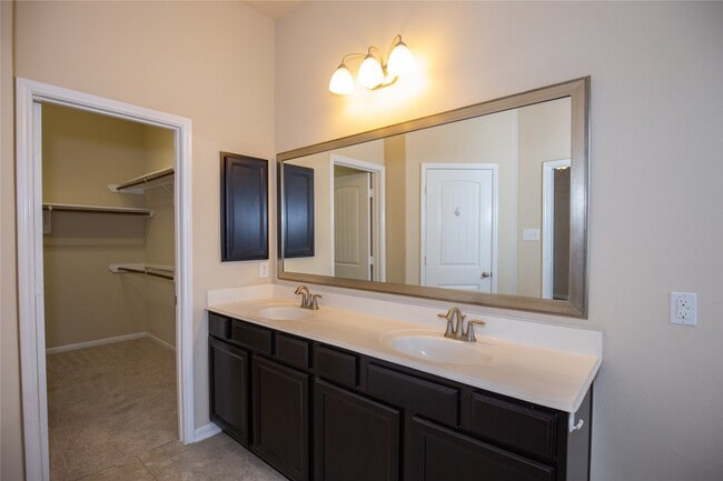 Building Photo - 311 Lockridge Hill Ln