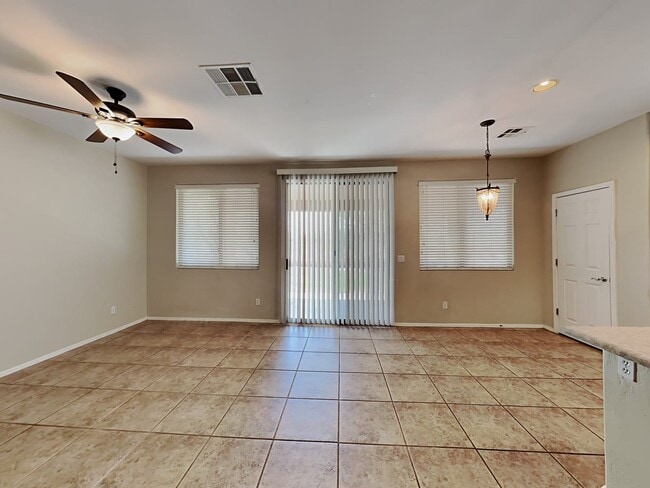 Building Photo - 17549 W Lavender Ln