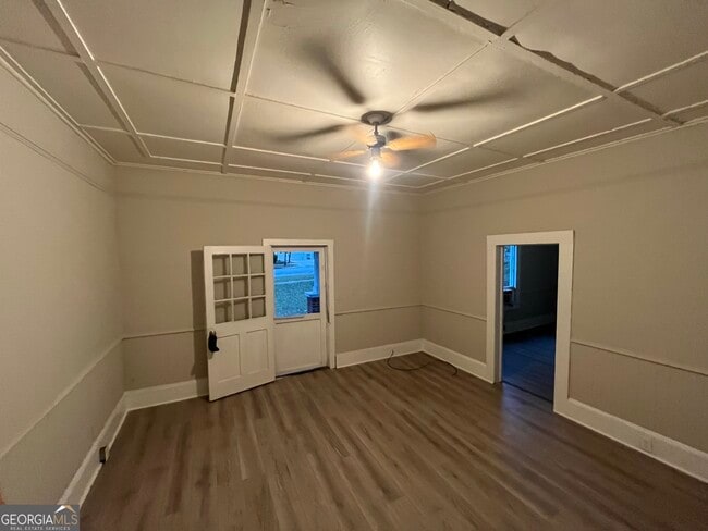 Building Photo - 910 Truitt Ave