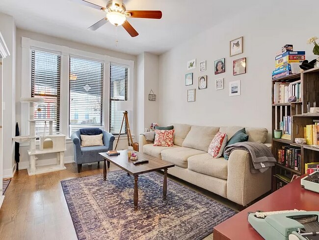Foto del edificio - 3251 N Lakewood Ave