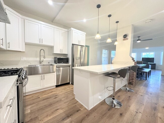 Gorgeous 2bd/2ba unit semi-furnished near ... - Gorgeous 2bd/2ba unit semi-furnished near ... Apartment