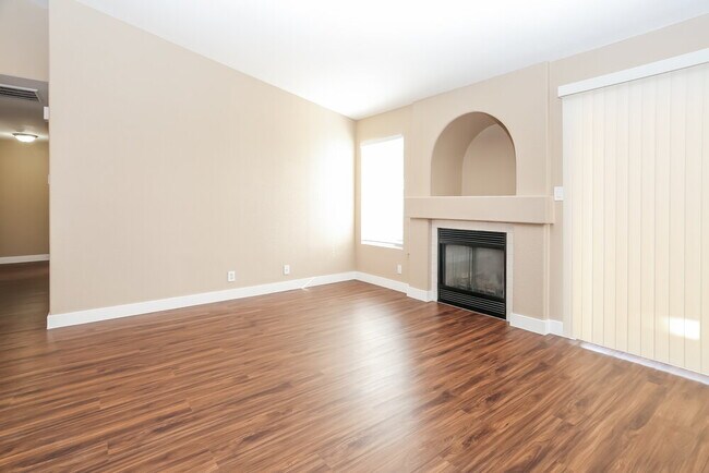 Building Photo - 925 Sunnyfield Way