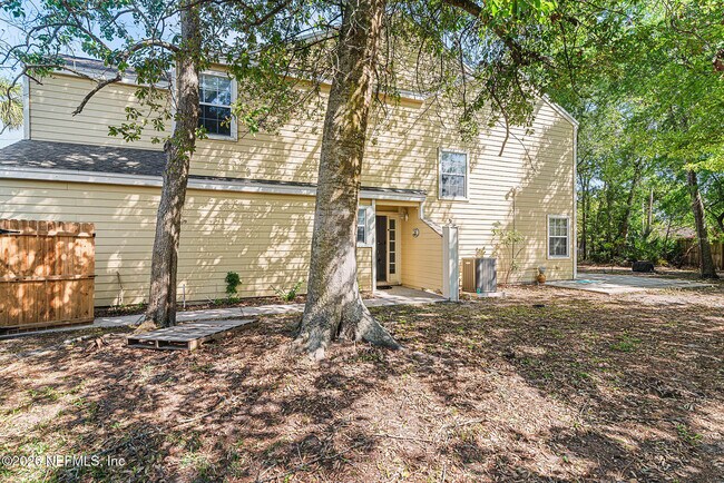 Building Photo - 330 Sunrise Cir