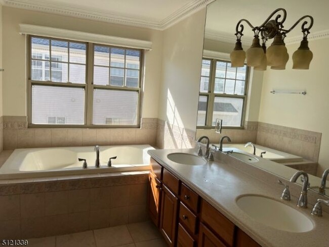 Foto del edificio - 770 Green Ln