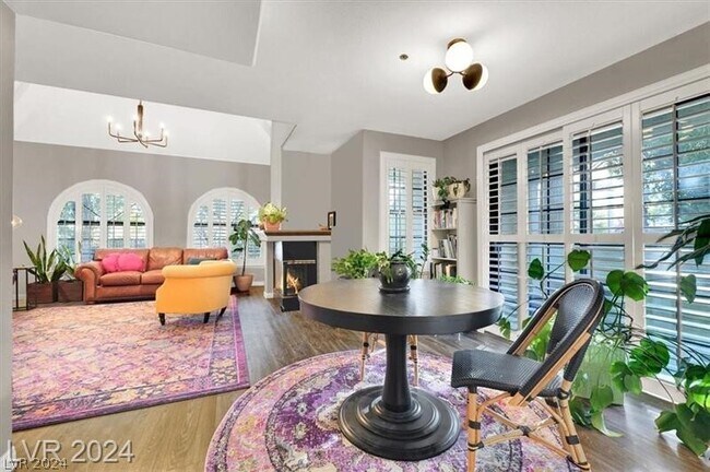 Building Photo - 2603 S Durango Dr