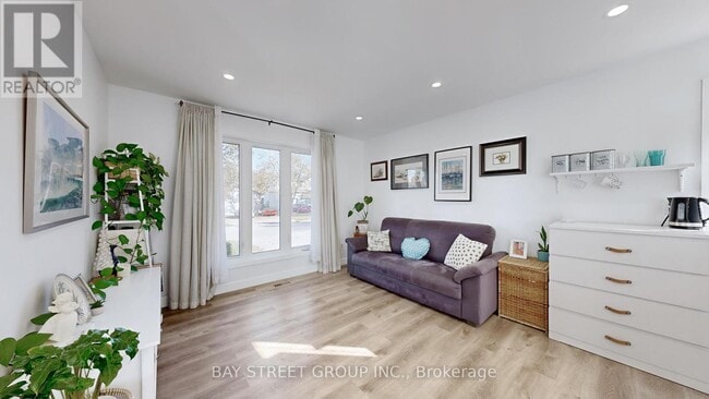 Photo du bâtiment - 142 Patterson Rd