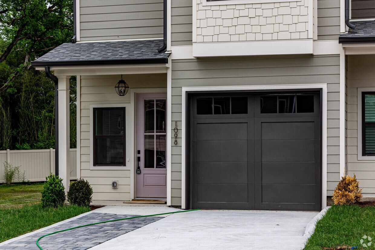 Foto del edificio - Noble Place Townhomes