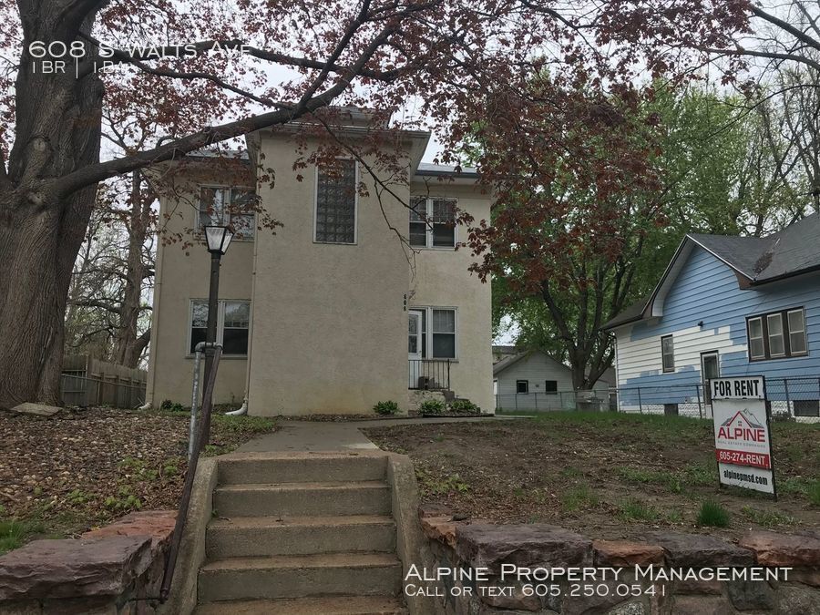 Primary Photo - 608 S Walts Ave