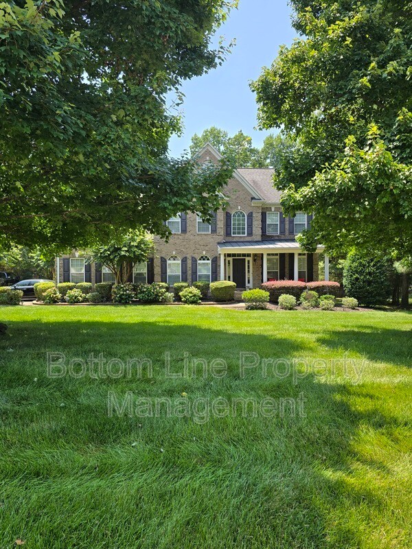 Building Photo - 8045 Talcott Dr