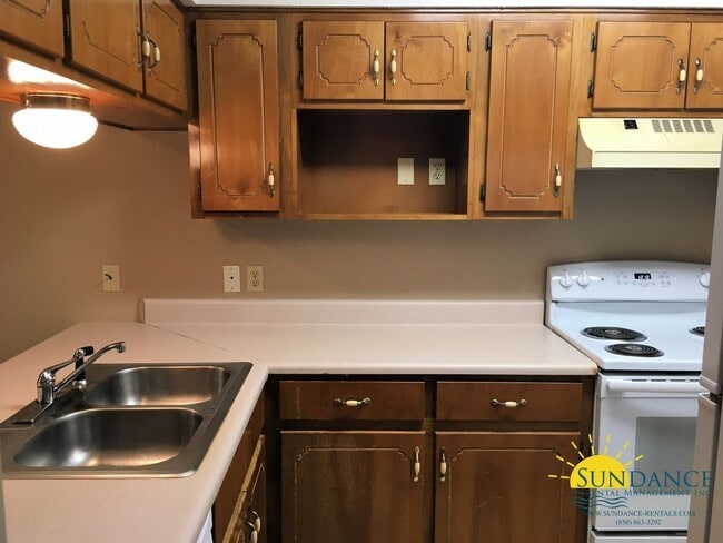 Building Photo - Quaint 2 Bedroom Unit in Niceville