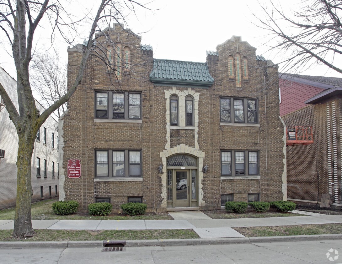 Foto del edificio - 3576 N Oakland Ave