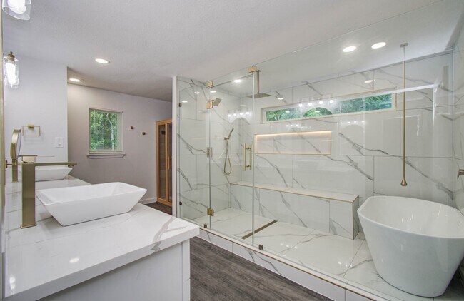 Foto del edificio - 580 Brandon Rd