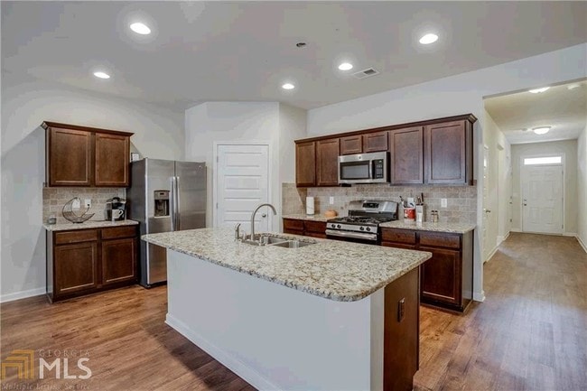 Building Photo - 2436 Foxy Dr