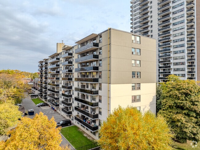 120 Raglan Avenue - Cedarwood Suites