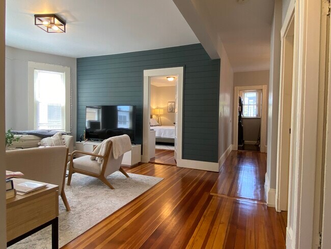 Building Photo - 56 Mansfield St