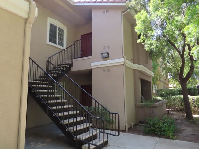 Building Photo - 41410 Juniper St