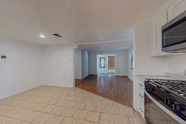 Foto del edificio - 2830 Floral Rd NW