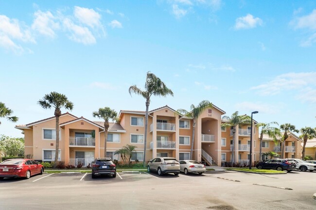 Building Photo - 141 SW Palm Dr