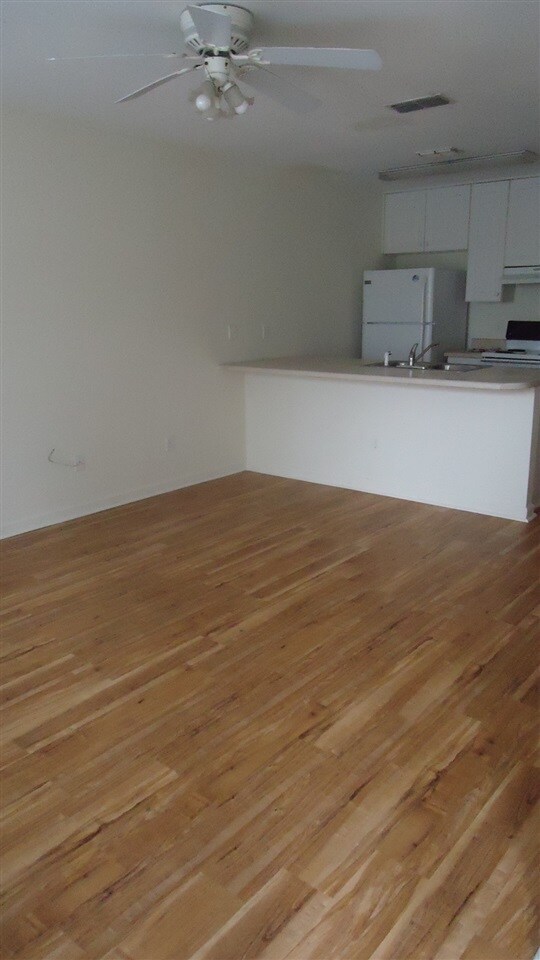 Building Photo - 1810 Perry St