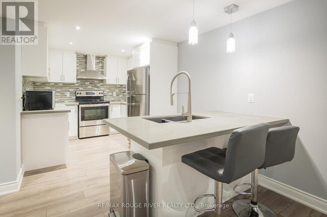 Building Photo - 478 Summerpark Cres
