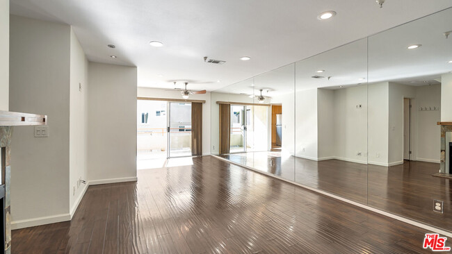 Foto del edificio - 924 Enterprise Ave
