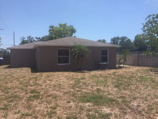 Building Photo - Spacious 4BR House in Tampa
