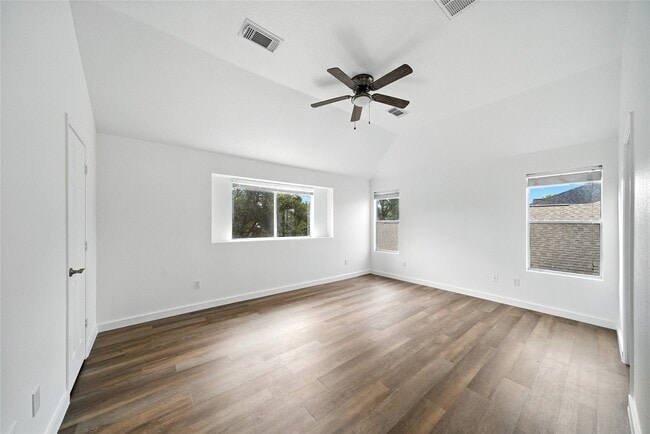 Foto del edificio - 1910 Hall Ridge Trace Ln